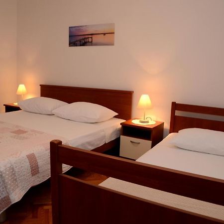 Dvosoban apartman u centru grada Biograd Na Moru Exterior foto