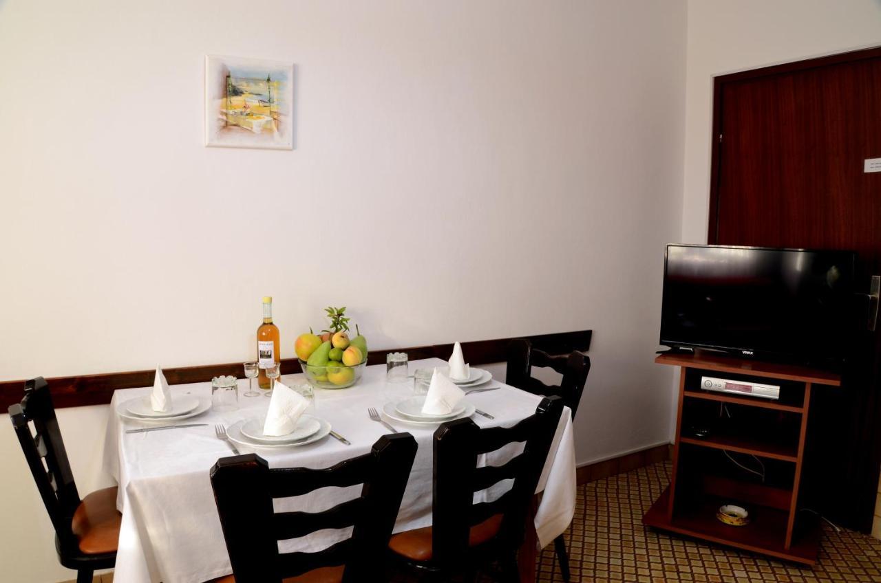 Dvosoban apartman u centru grada Biograd Na Moru Exterior foto