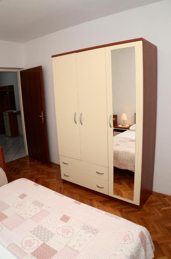 Dvosoban apartman u centru grada Biograd Na Moru Exterior foto