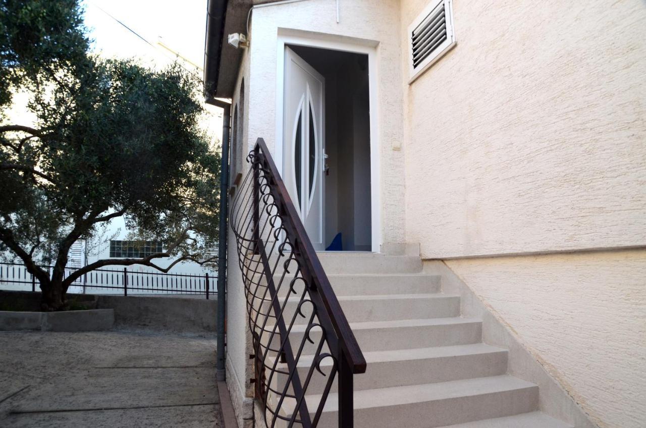 Dvosoban apartman u centru grada Biograd Na Moru Exterior foto