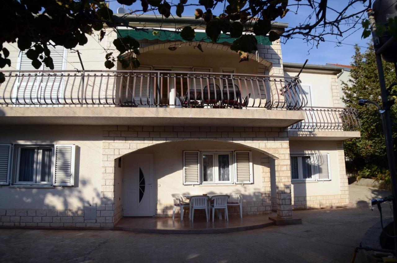 Dvosoban apartman u centru grada Biograd Na Moru Exterior foto