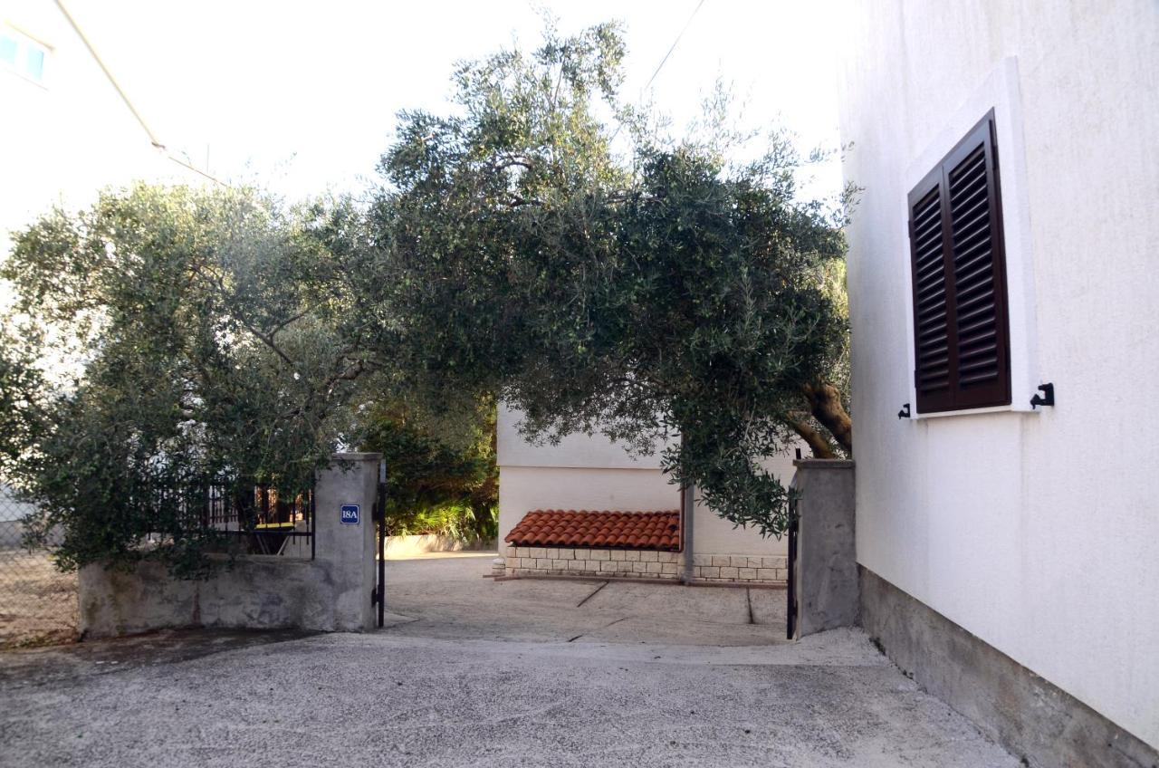 Dvosoban apartman u centru grada Biograd Na Moru Exterior foto