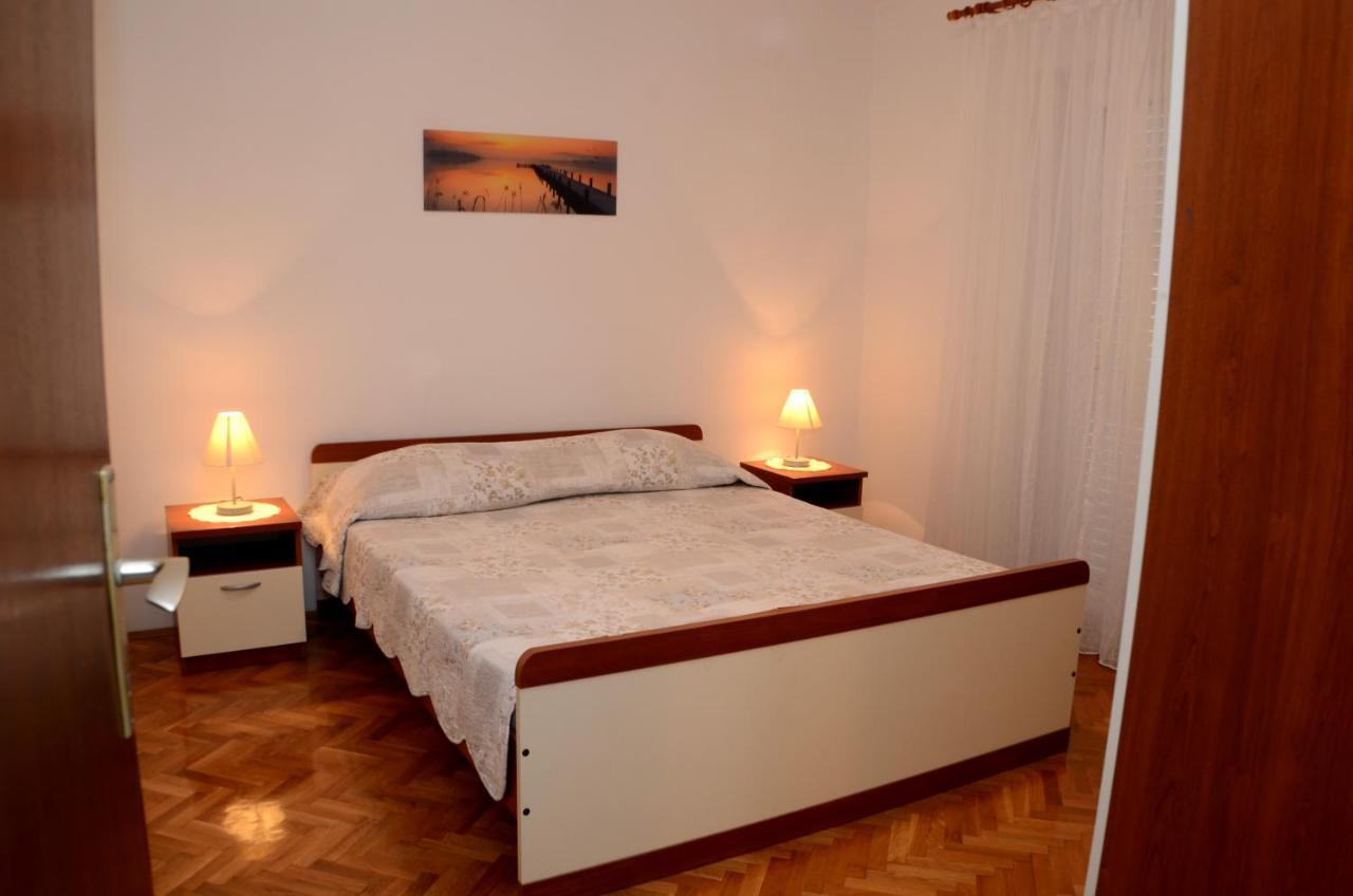 Dvosoban apartman u centru grada Biograd Na Moru Exterior foto