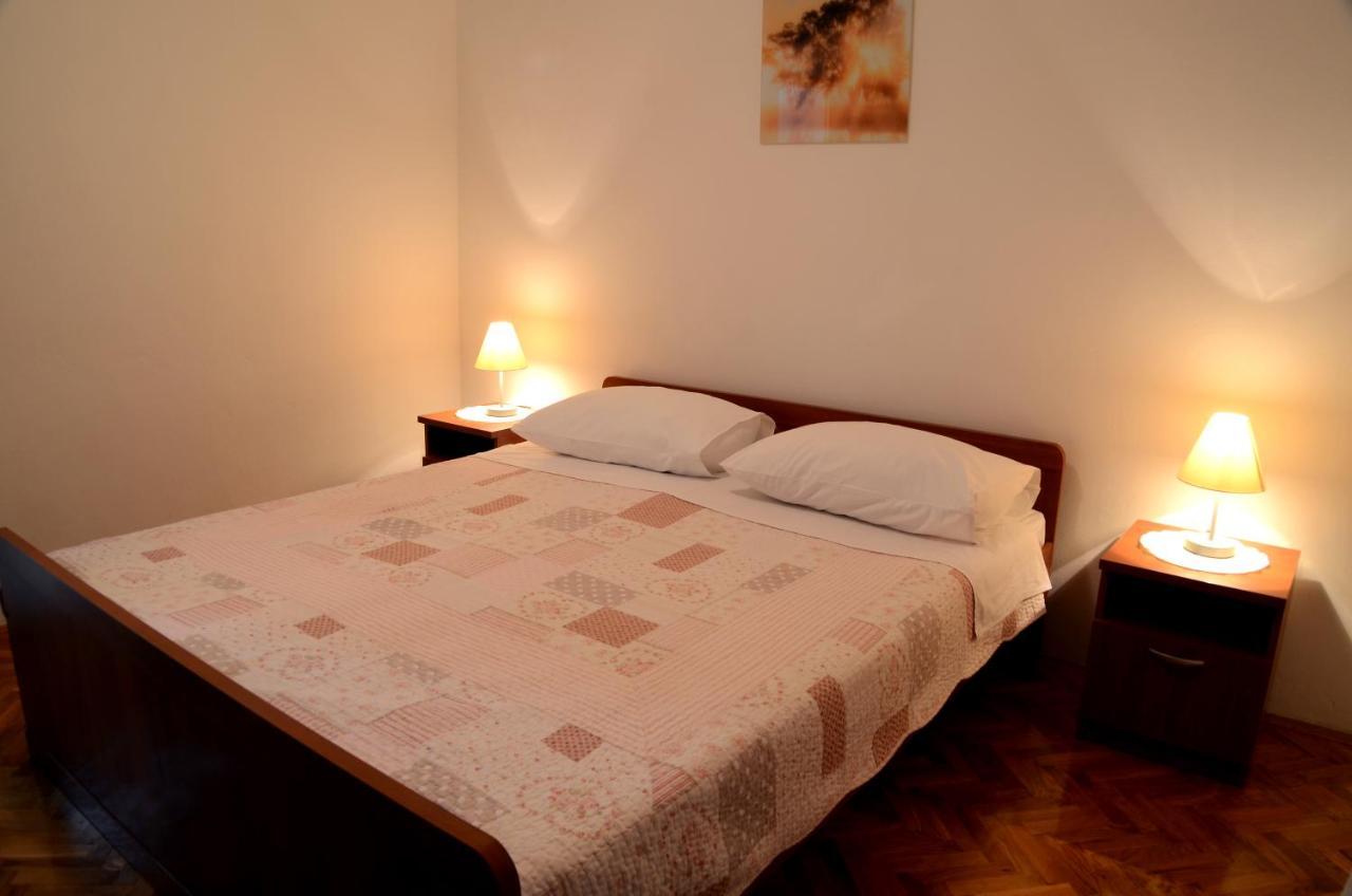 Dvosoban apartman u centru grada Biograd Na Moru Exterior foto